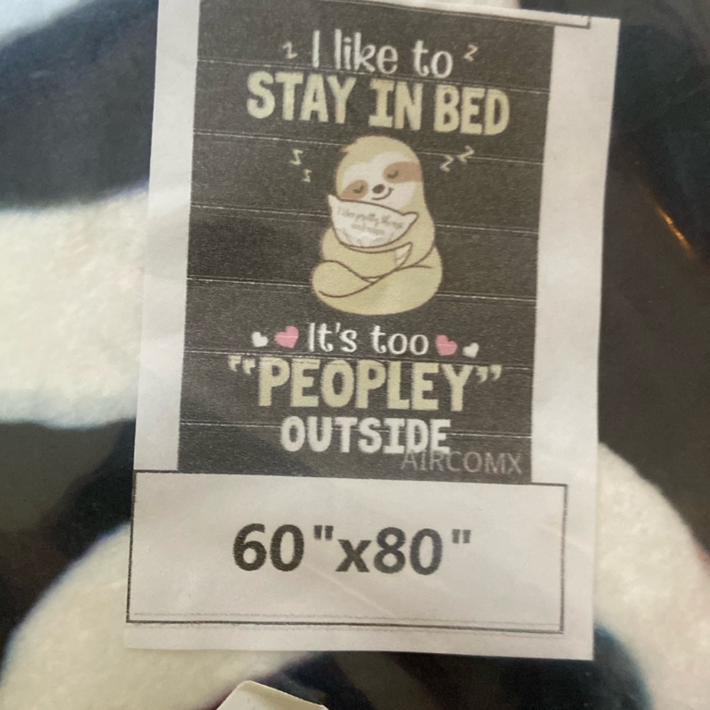 Sloth blanket NWT 60x80